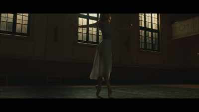 ♪ Never to hold on, ever in
withdrawn ♪ - The Red Shoes: Next Step