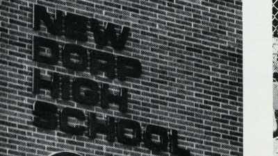 NEW DORP HIGH SCHOOL - Wu-Tang Clan: Of Mics and Men