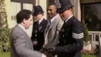 - [News Reporter] Iron
Mike has come a long way - Bruno v Tyson