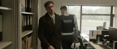 - [Newsreader] Held
staff at gunpoint - The Irish Mob