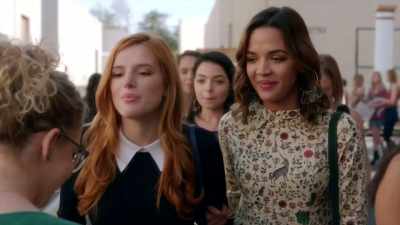 - Next!
- Hi, I'm Cassandra Perkins. - Famous in Love