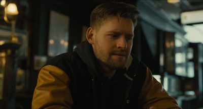 Next thing, he's overboard,
and we're trying to haul him back in. - The Goldfinch