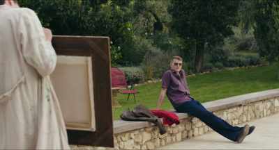 - Nice frame.
- Ah. Thank you. - Monsieur Spade