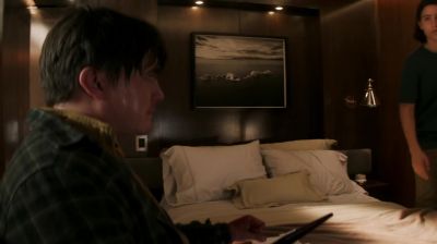 Nice guitar. - Fear the Walking Dead