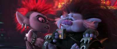 - Nice hair, dude.
- No one does this to Dad. - Trolls World Tour