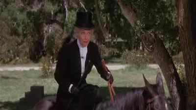Nice horsy, nice horsy. - Mame