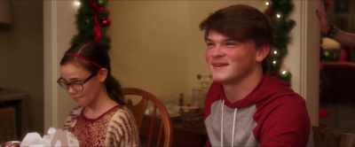 - Nice to meet you.
- Mm-hmm. - A Bad Moms Christmas