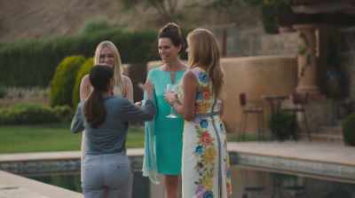 Nice to meet you.
You're so beautiful. - Beatriz at Dinner