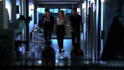 Nice office. - CSI: Crime Scene Investigation
