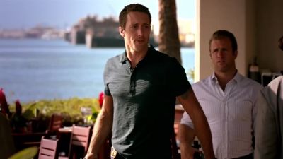 Nice shot, Fryer. - Hawaii Five-0