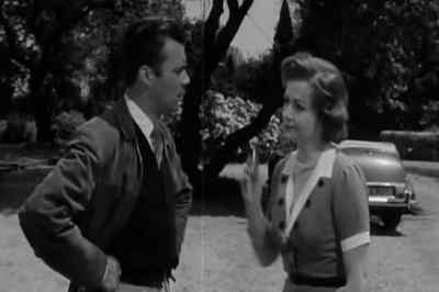 Nice woman. - Cast a Dark Shadow