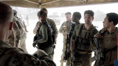 - Nice work, Steve.
- Thank you, ma'am. - The Last Ship