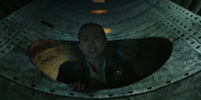 Nichols, get out at the next hatch! - Silo