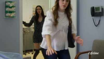 Nick! Honey, oh, my God,
are you okay? - Psycho Sister-In-Law