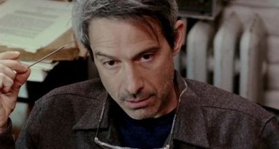 Nick two beautiful ladies enough motivation - Golden Exits