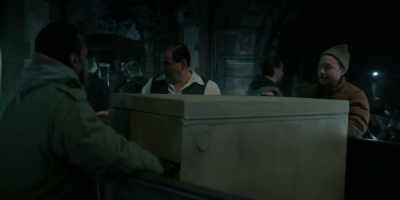 Nick, you're driving.
Bruno, I need you to hang back, - The Penguin
