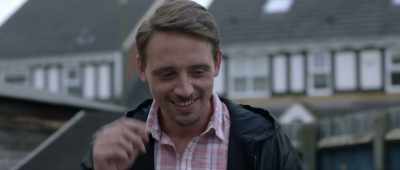 Nicky likes to do this thing
with a, like, random earring in. - I Am