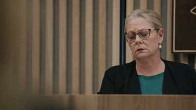 - [Nicola Voiceover] I thought
I could represent anyone, - Informer 3838