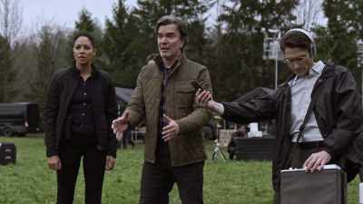 NICOLE: I'm so scared. - Debris
