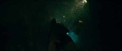 [Nicole]
Keep going. Go! Go inside now! - 47 Meters Down: Uncaged