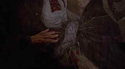 NIGEL: And that must
be Kahina's saddle. - Relic Hunter