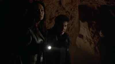 NIGEL: It's a death maze. - Relic Hunter
