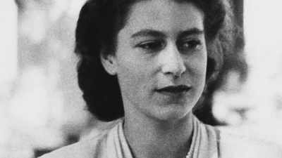 [NIKKHAH]: It sets out
Elizabeth's personal manifesto - Elizabeth Windsor