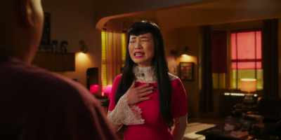 "Nikki, you promised to stop
after the second fingernail. - Reginald the Vampire