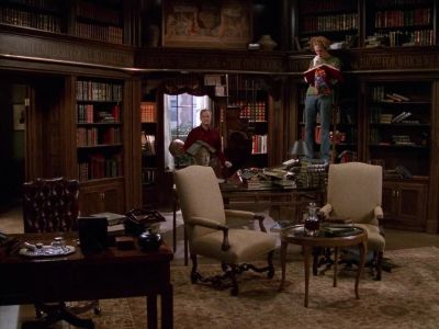 NILES:
How's it going, Kirby? - Frasier