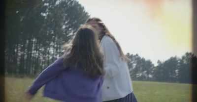 Nina.
Look what he's done to you. - Nina of the Woods