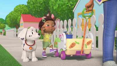 Nina, there it is, - CoComelon Lane