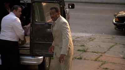 NINO:
Yo, Gee, it's a hit! Cover me! - New Jack City