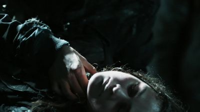 Niylah: Why isn't she
waking up? - The 100