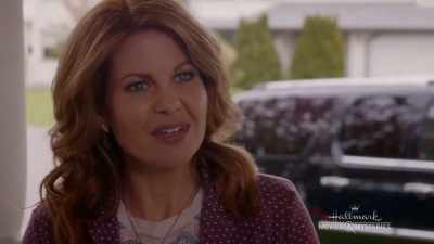 - No, Alicia gets her
mail here and I guess - The Julius House: An Aurora Teagarden Mystery