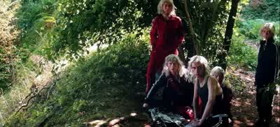 No antes de que yo hable con él. - 28 Years Later: The Bone Temple