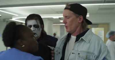 - No, you can't be back here.
- Whoa, whoa. All right, already. God. - Clerks III