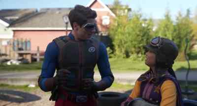 - No.
- [Cregg] Now drop - Henry Danger: The Movie
