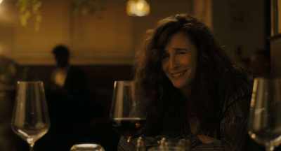 - No, she doesn't.
- Oh, come on, Suze. - Suze