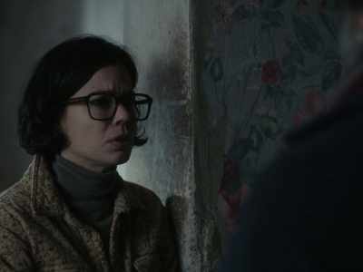 - No, he doesn't ring a bell.
- Well, then... - Un amor