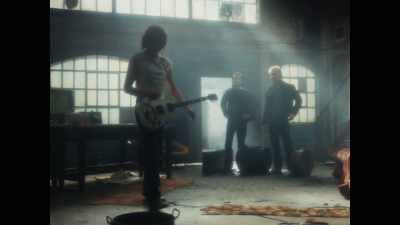 No, you don't
learn guitar in four days! - Pistol