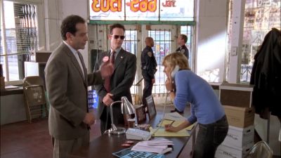 - No, don't put me on hold.
- Natalie, - Monk