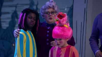 No family, no friends, - Dr. Seuss' The Grinch Musical