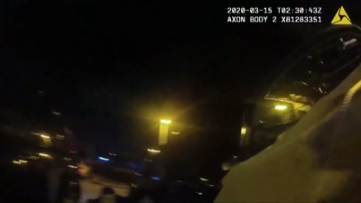 -No! Get down! Get down!
-I'm standing up. - Killers: Caught on Camera