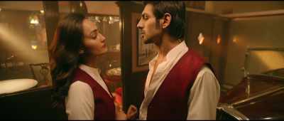 No. Her hostel closes at nine. - Love Aaj Kal