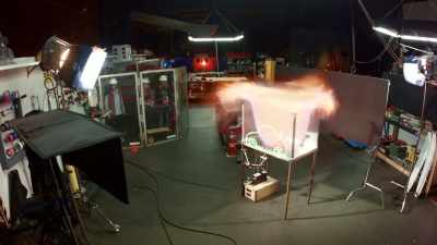 -NO!
-HE'S GONE. - Mythbusters Jr.