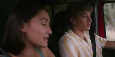 No, he's gonna try
to do it alone, - The Summer I Turned Pretty