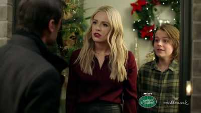 - No, I didn't!
- Uh, yeah, you did, - Noel Next Door