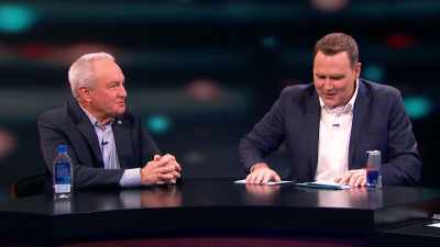- No, I don't know.
- You've never seen the show? - Norm Macdonald Has a Show
