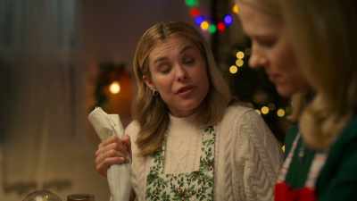 - No, I don't think we have.
- Hmm. - Designing Christmas with You