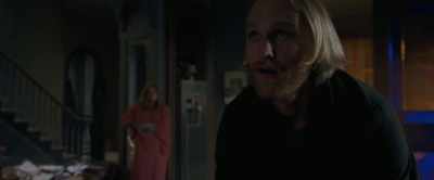 -No, I don't wanna startle ya.
-[bottles clinking] - The Woman in the Window